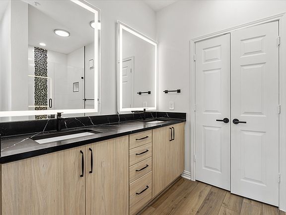 4th image of 3324 McKinney Ave #4330933