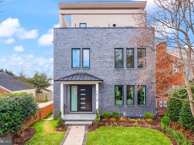 1610 Foxhall Rd NW, Washington, DC, 20007