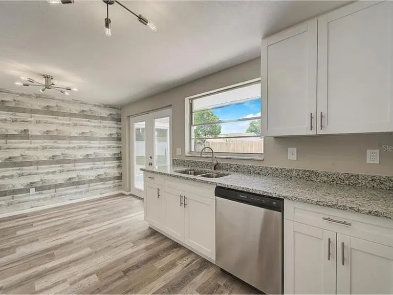 8223 Drycreek Dr — Photo 10