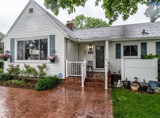 100 Simpson Rd, Rochester, NY 14617