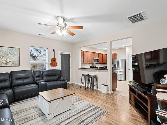 4th image of 5 Widewater Rd