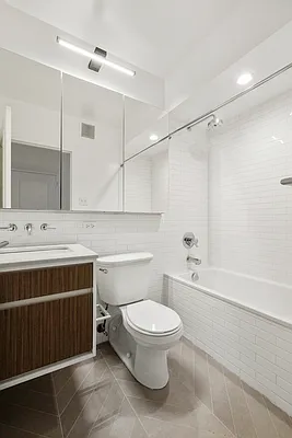 Rented by Greystar | media 8