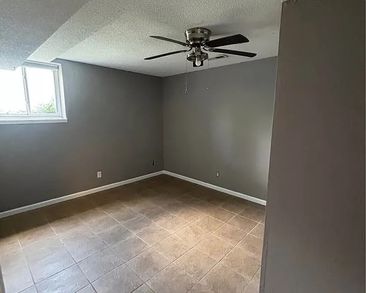 109 Redwood Rd — Photo 12