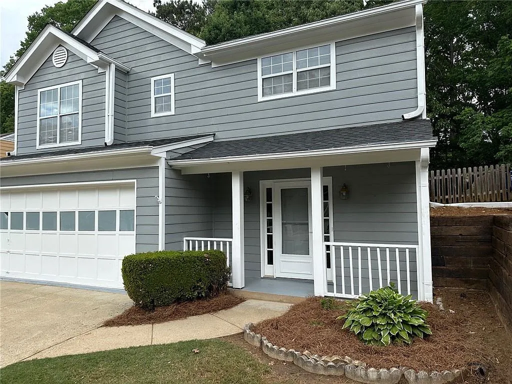 3 bed, 2.5 bath, 1670 sqft, $2,350 — Photo 2
