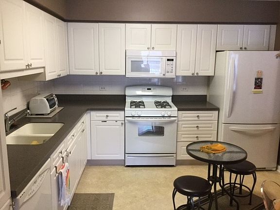 3rd image of 7021 W Touhy Ave