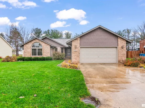 520 Mallard Dr, Chatham, IL 62629