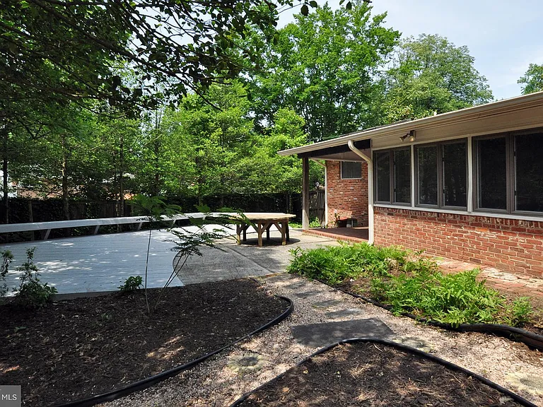7024 Richard Dr — Photo 28