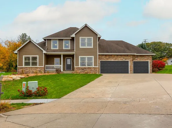 7709 Ashley Pl, Johnston, IA 50131