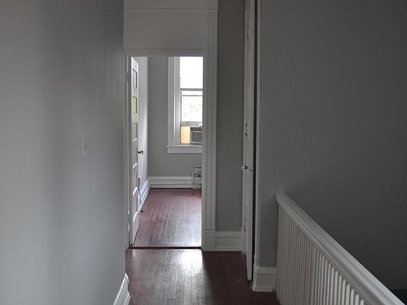 4th image of 117 N Boulevard #2
