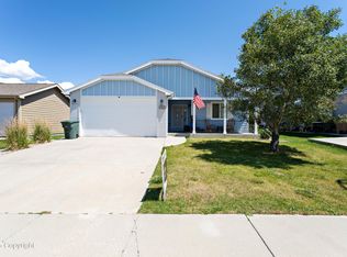 721 Sako Dr, Gillette, WY 82718