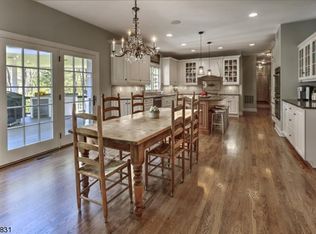 2 Glennon Farm Ln, Lebanon, NJ 08833