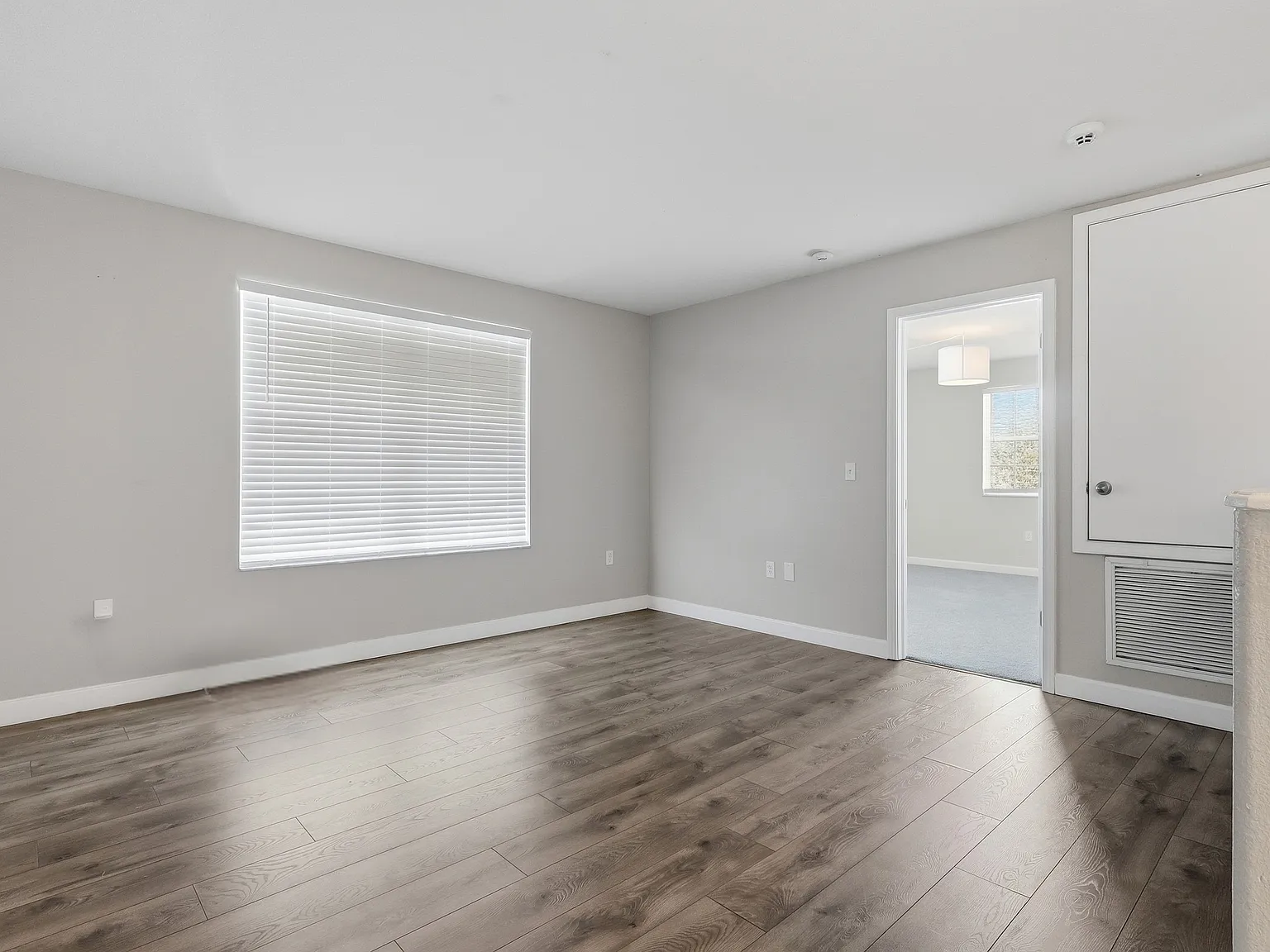 5 bed, 2.5 bath, 2142 sqft, $2,750 — Photo 2