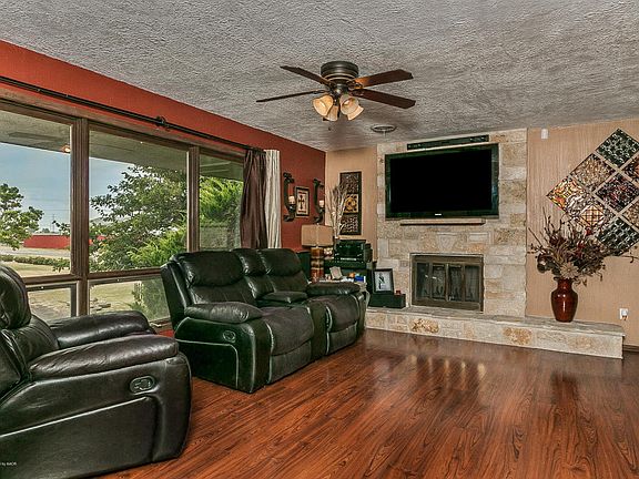 5th image of 3001 Tyndale Ln