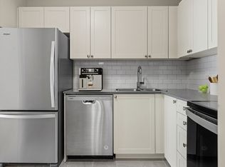 350 Queen Elizabeth Driveway, Ottawa, ON K1S 3N1