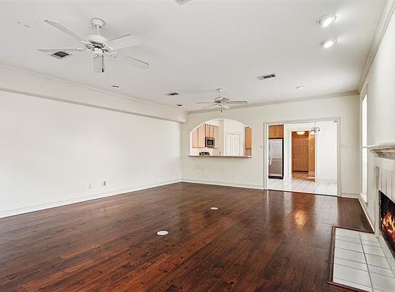 5th image of 429 Focis St