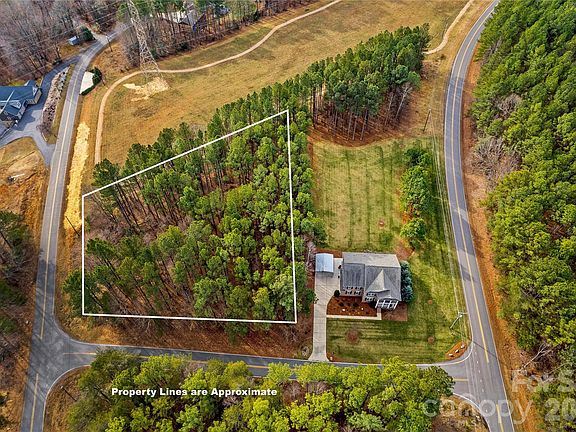 3rd image of 114 Dayvault Cut Rd #2