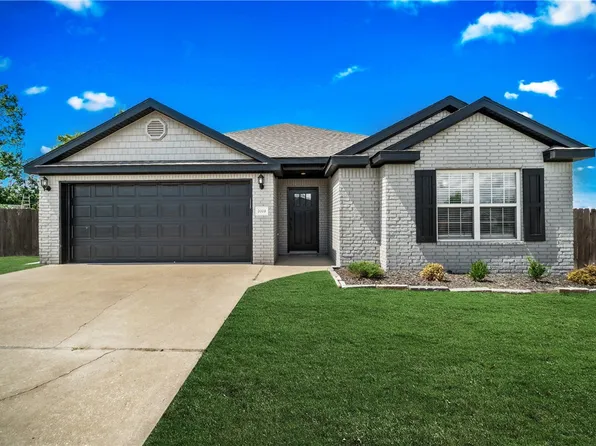 3009 W Sunset Dr, Rogers, AR 72756