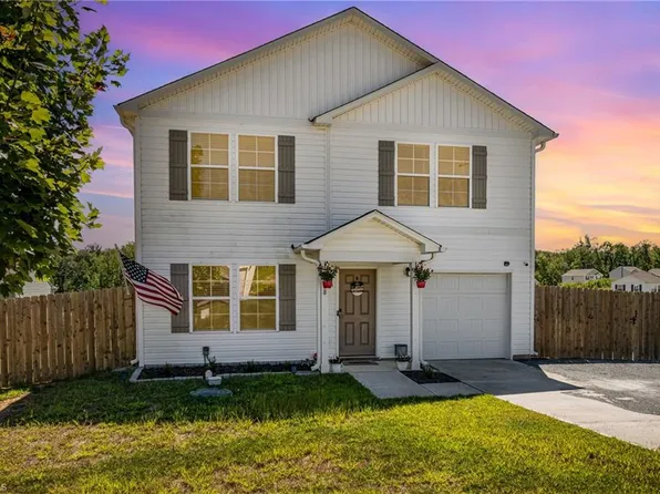738 Oak Bend Dr, Asheboro, NC 27203