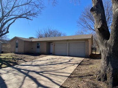 1319 Oakbrook St, Lancaster, TX, 75134