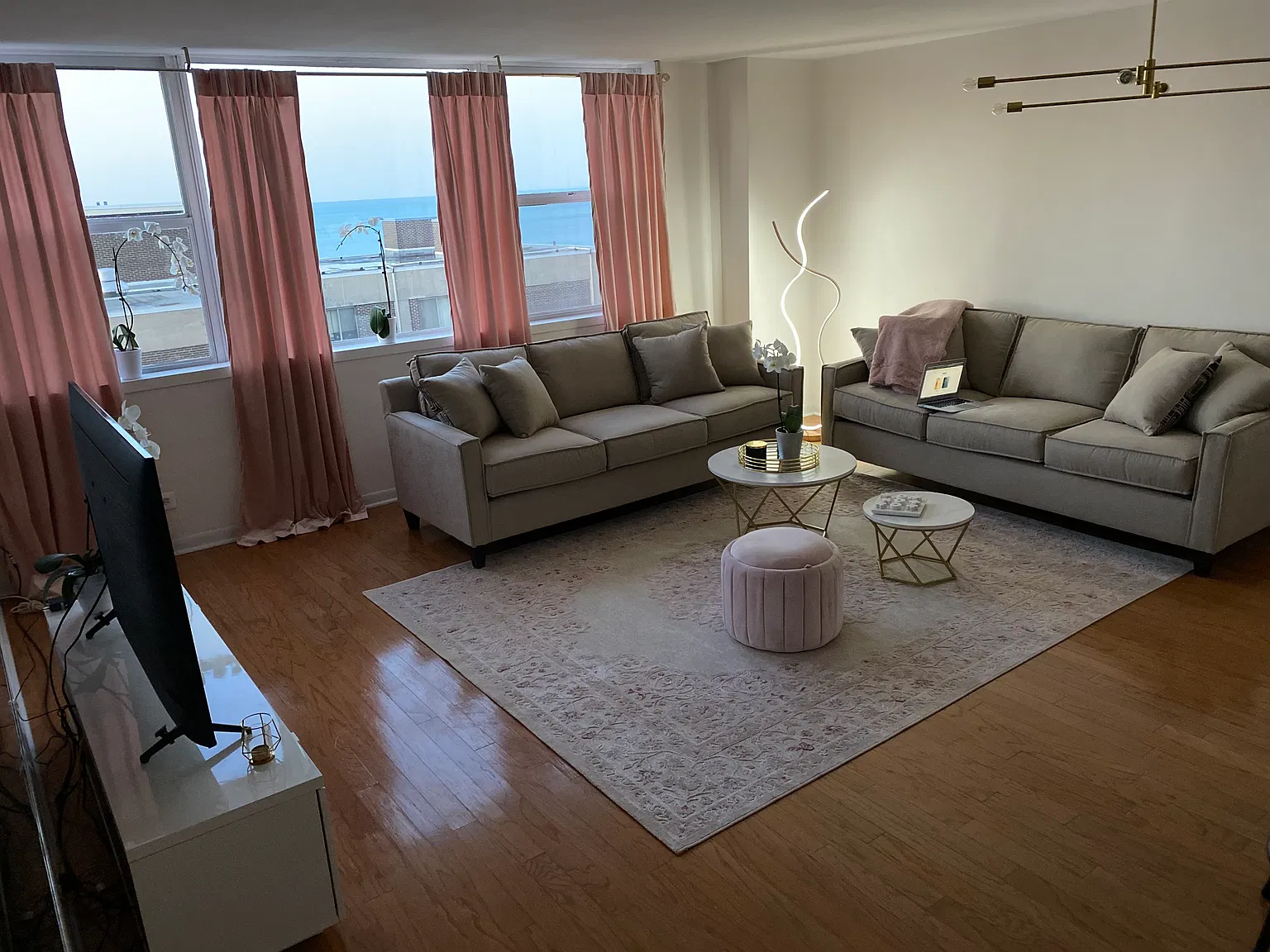 1 bed, 750 sqft, $1,950 — Photo 2