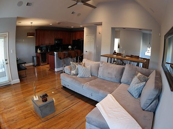 2nd Floor Living Room