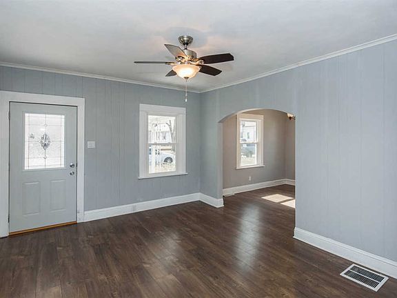 3rd image of 447 15th Ave