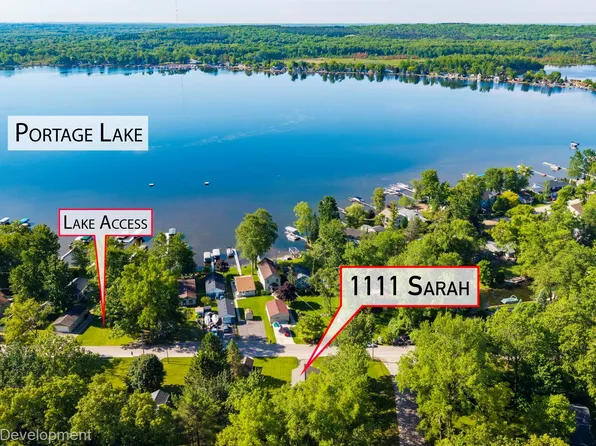 1111 Sarah Rd, Pinckney, MI 48169