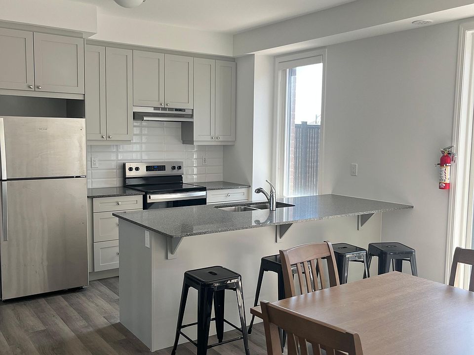 1st image of 1259 Lily Cres #17