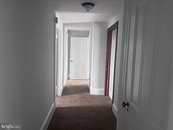 3rd image of 51 Oak 2nd Floor St
