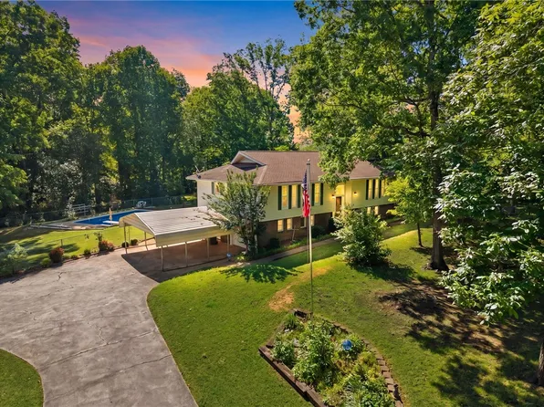 1206 Cely Rd, Easley, SC 29642