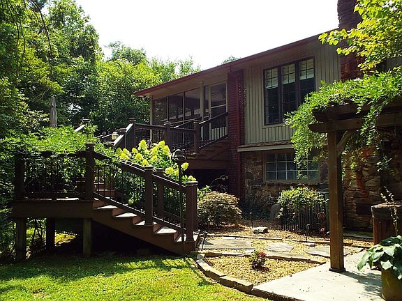 3rd image of 112 Greenwood Pl