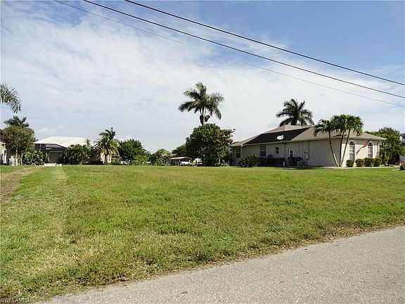 3rd image of 811 SW 54th Ln