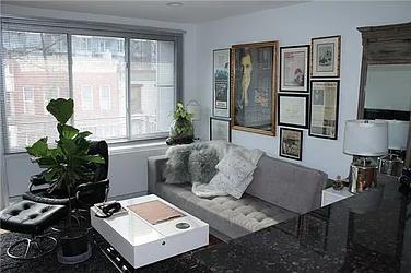 Rented by Space Marketing Shop