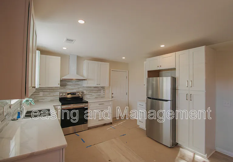 305 Millcreek Dr — Photo 6