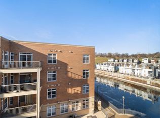 1915 N Water St APT 403, Milwaukee, WI