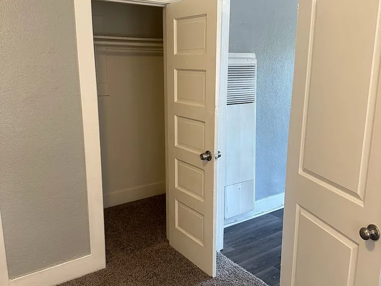 142 W Valencia Dr — Photo 16