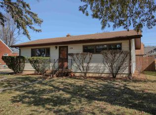 129 Riverside Dr, Mount Clemens, MI 48043