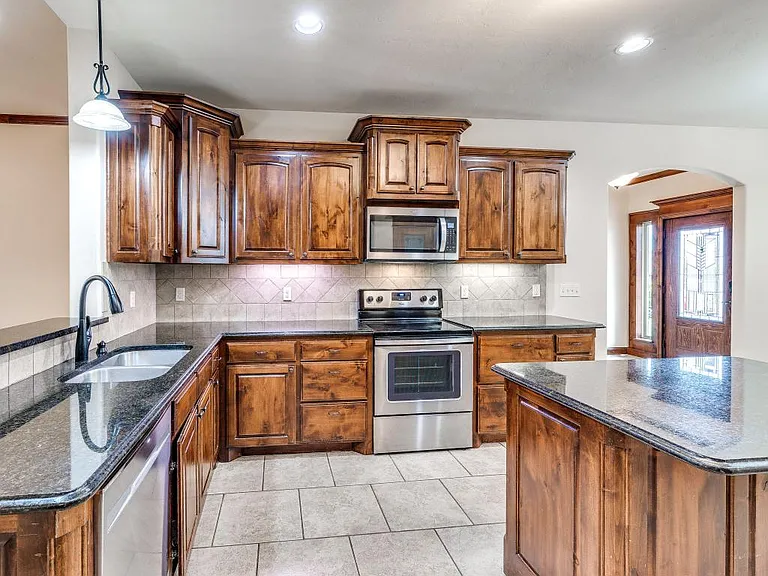 2121 Mill Creek Way — Photo 13