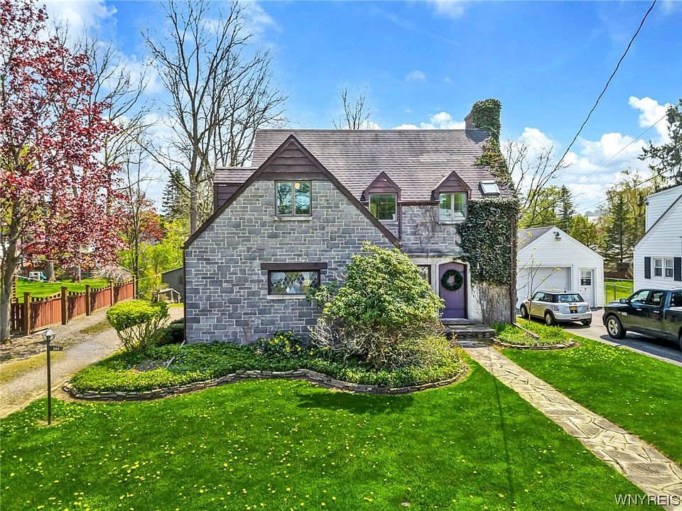 1st image of 305 Girard Ave