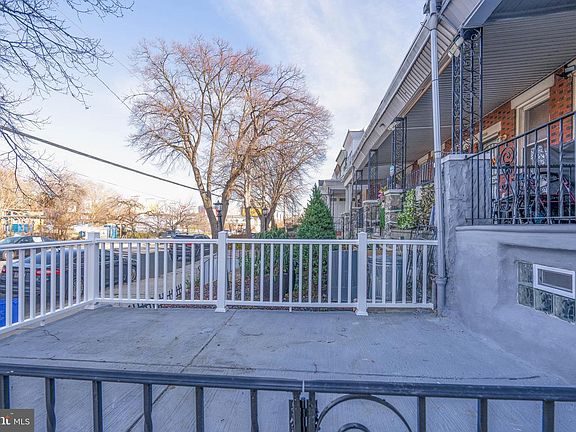 3rd image of 4938 Brown St
