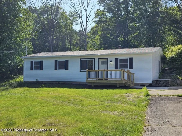 66 Mathewson Ter, Factoryville, PA 18419