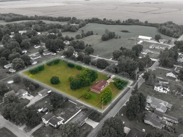 305 N Henderson Rd, Alexis, IL 61412