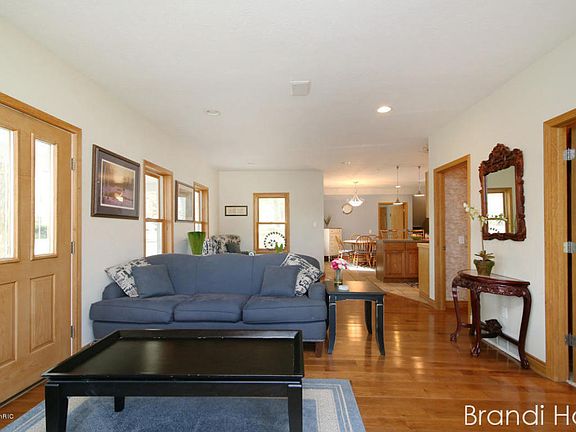 4th image of 8453 Brower Ave NE