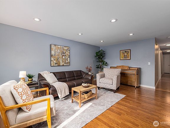 5th image of 1004 S 28th Street