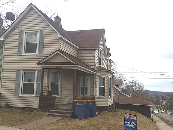 2nd image of 1557 N Ave NE