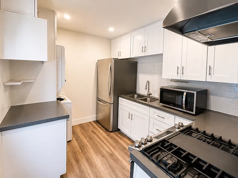 503 N Elena Ave #B — Photo 1