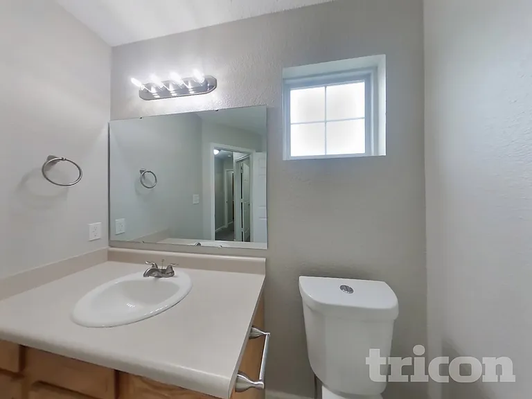 2880 Lakestream Dr — Photo 10