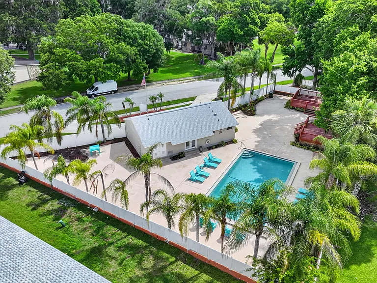 Southern Villas — Photo 15