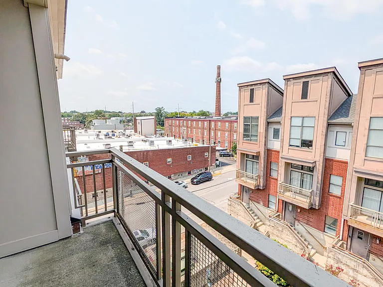 535 S Upper St #402 — Photo 23