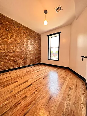 Rented by ERNY LLC | media 14